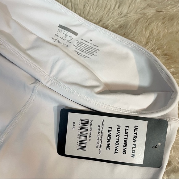 ✨NWT✨ Cropped Leggings White Sz Medium - Picture 7 of 8